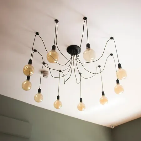 阿姆斯特丹安玛丽旅馆 *