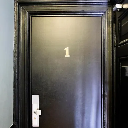 阿姆斯特丹安玛丽旅馆 旅馆 *