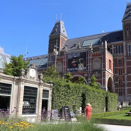 阿姆斯特丹安玛丽旅馆 *