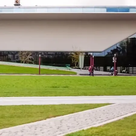 شباب آنا ماري *