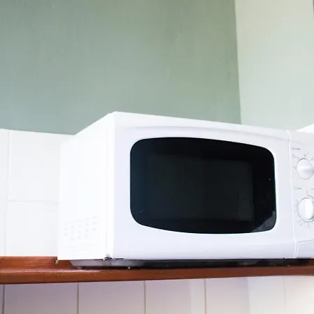 بيت شباب شباب آنا ماري *