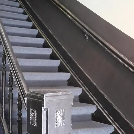 شباب آنا ماري أمستردام