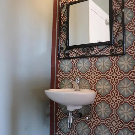 شباب آنا ماري *