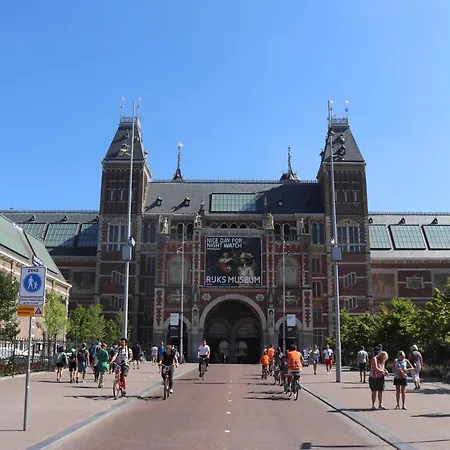 شباب آنا ماري بيت شباب