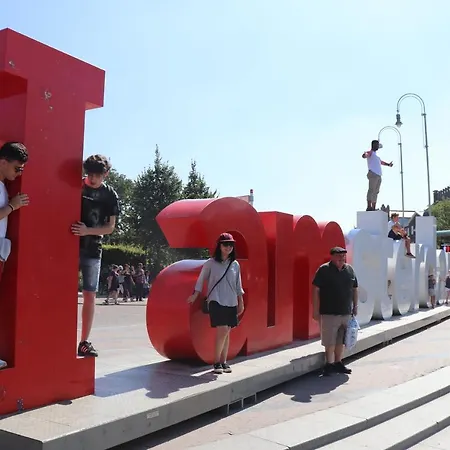 بيت شباب شباب آنا ماري أمستردام